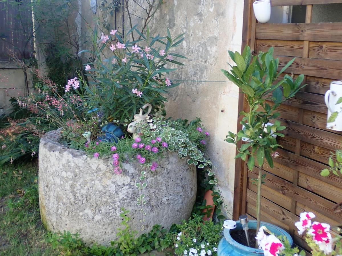 La Miramboise, Chambres Et Table D Hotes 米朗博 外观 照片