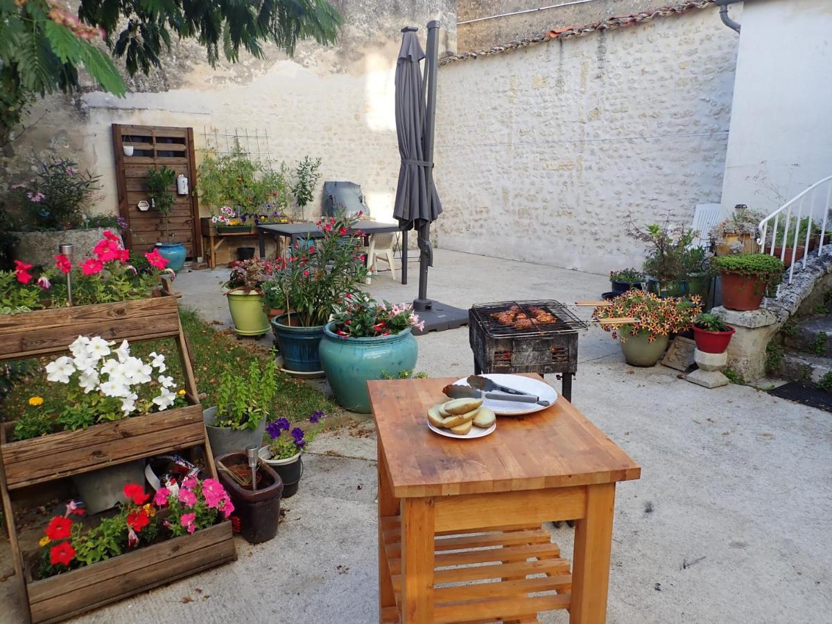La Miramboise, Chambres Et Table D Hotes 米朗博 外观 照片