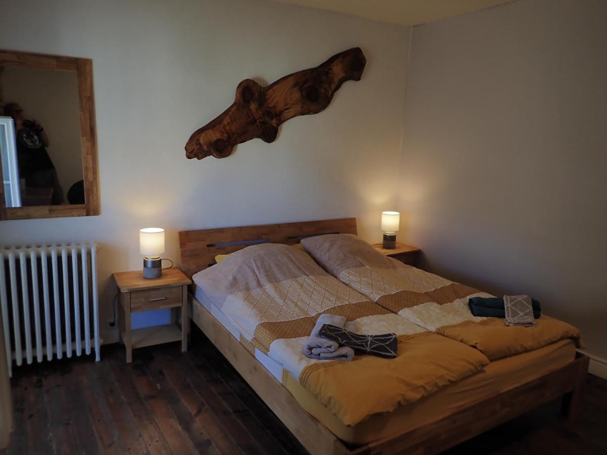 La Miramboise, Chambres Et Table D Hotes 米朗博 外观 照片